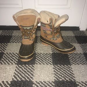 Duck boots
